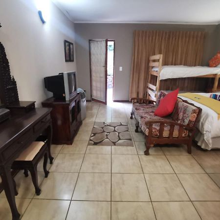 Sun Deck Lodge Hartbeespoort Exteriér fotografie