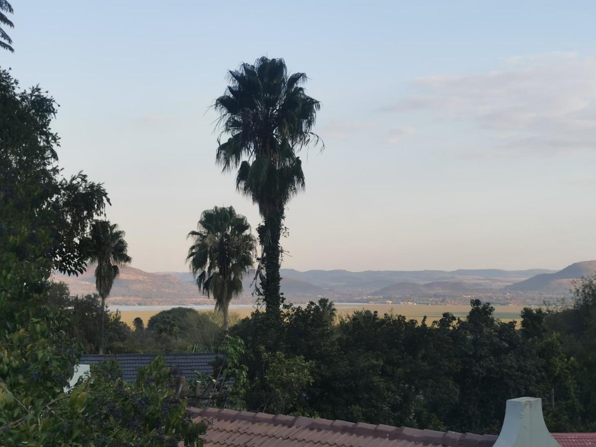 Sun Deck Lodge Hartbeespoort Exteriér fotografie