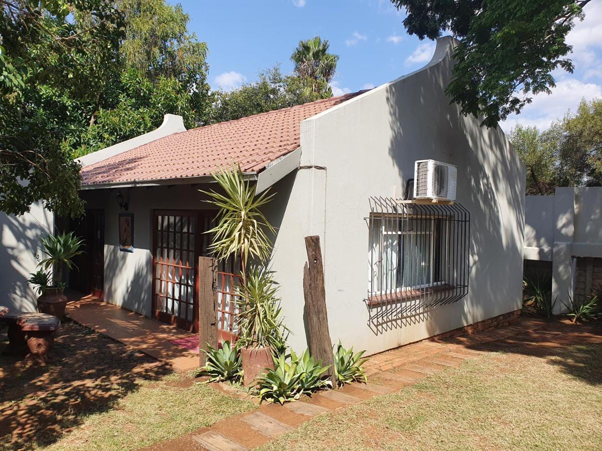 Sun Deck Lodge Hartbeespoort Exteriér fotografie