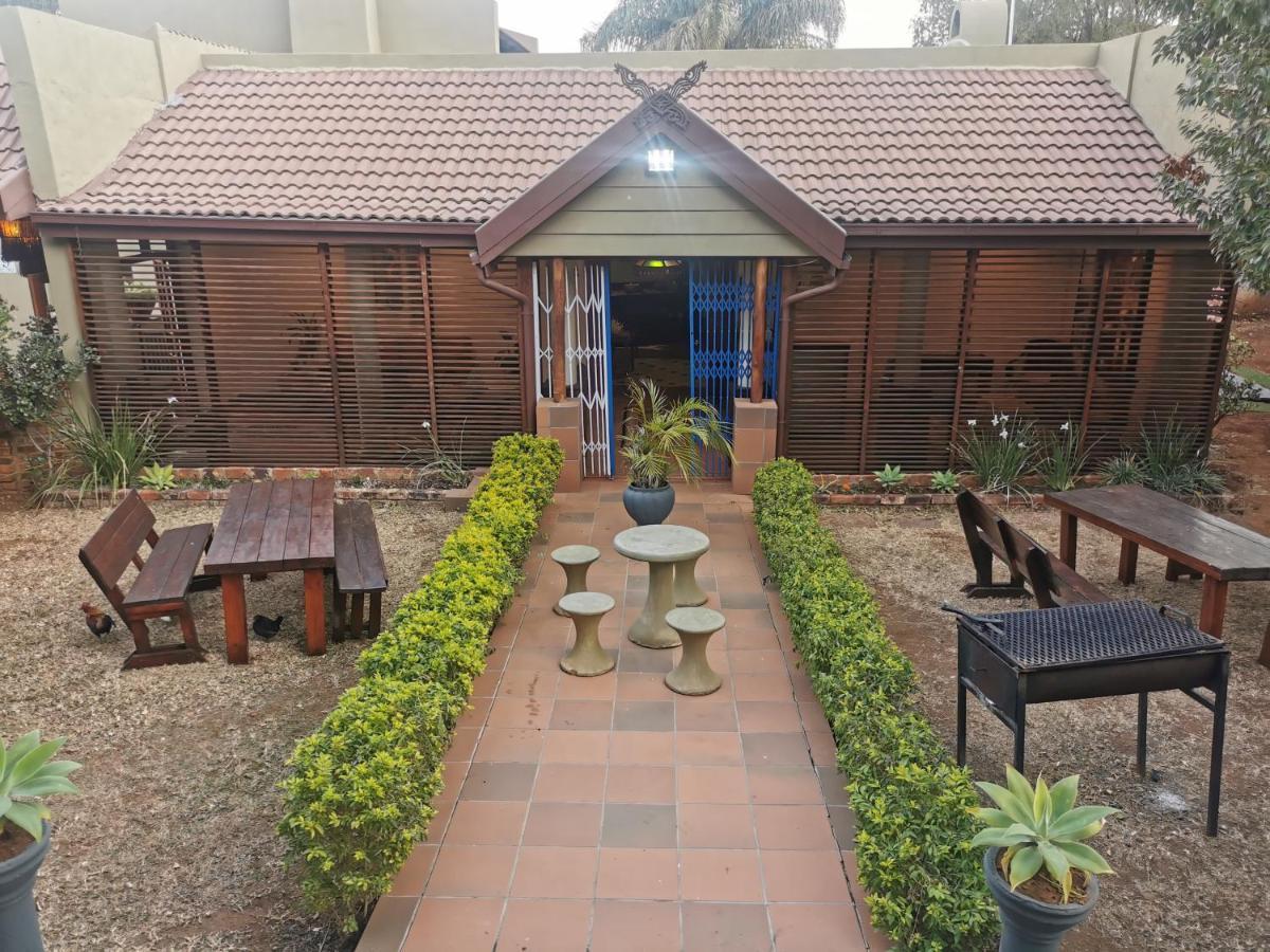Sun Deck Lodge Hartbeespoort Exteriér fotografie