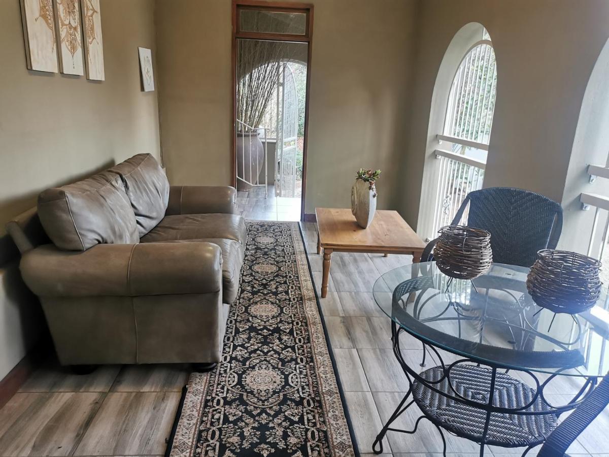 Sun Deck Lodge Hartbeespoort Exteriér fotografie