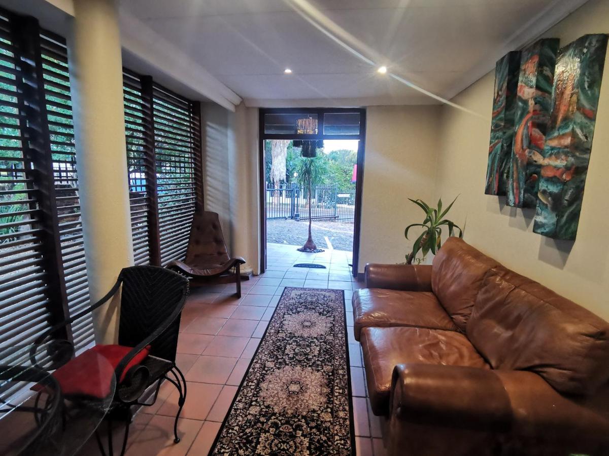 Sun Deck Lodge Hartbeespoort Exteriér fotografie
