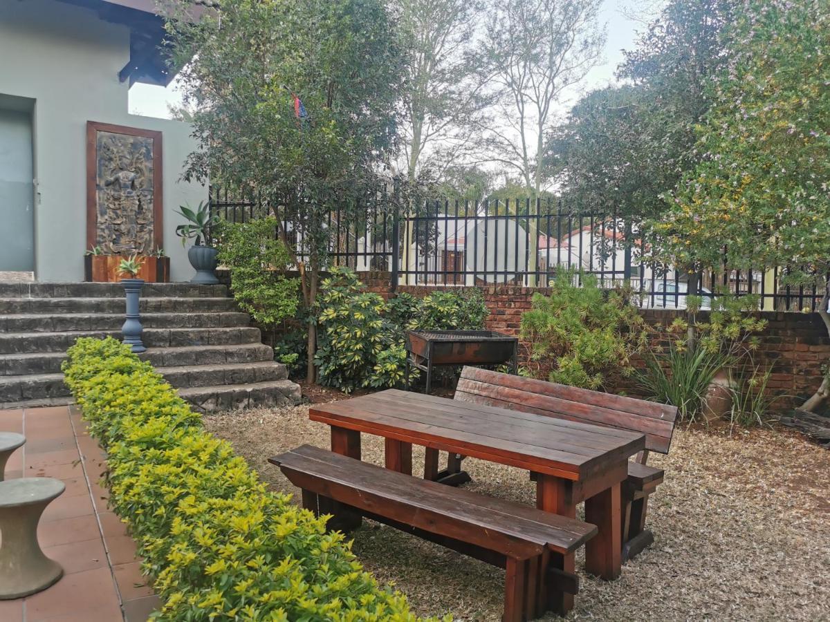 Sun Deck Lodge Hartbeespoort Exteriér fotografie