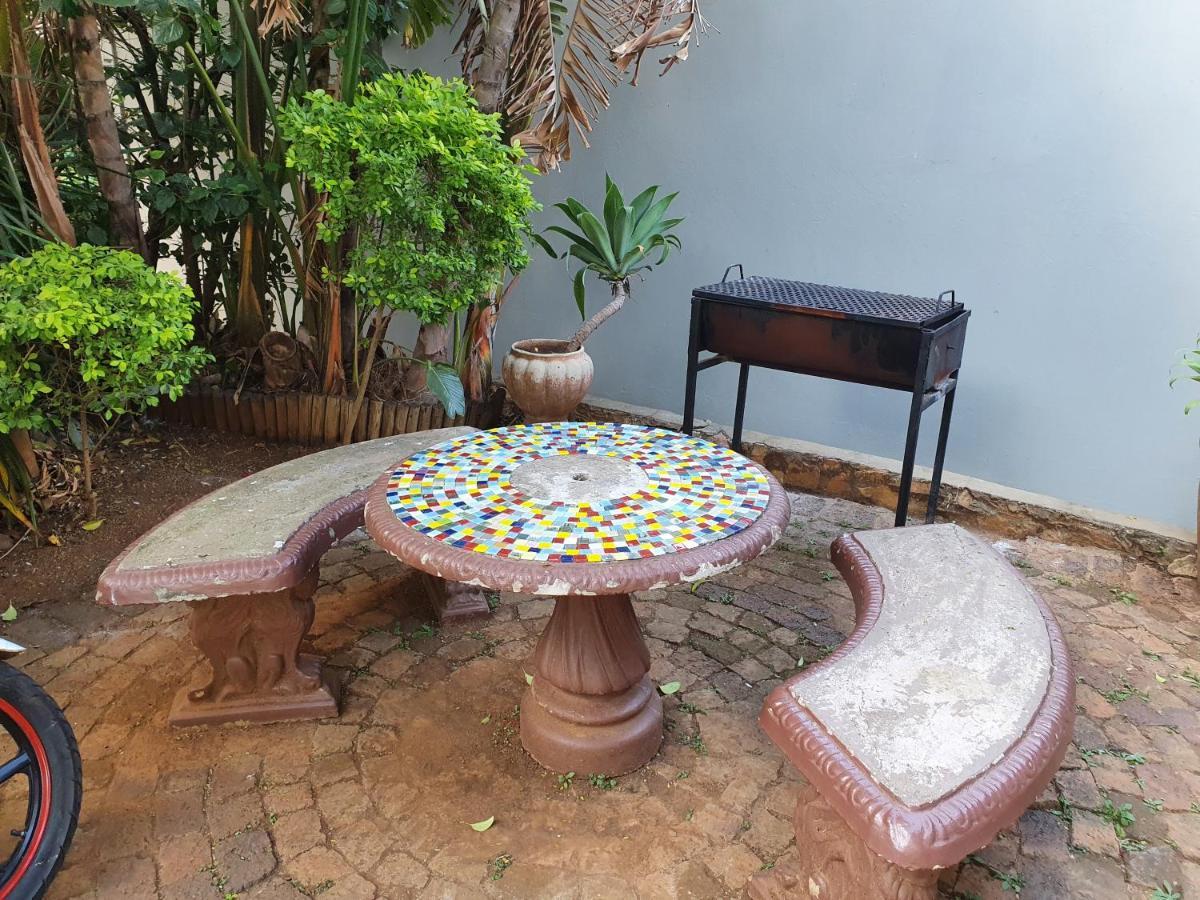 Sun Deck Lodge Hartbeespoort Exteriér fotografie