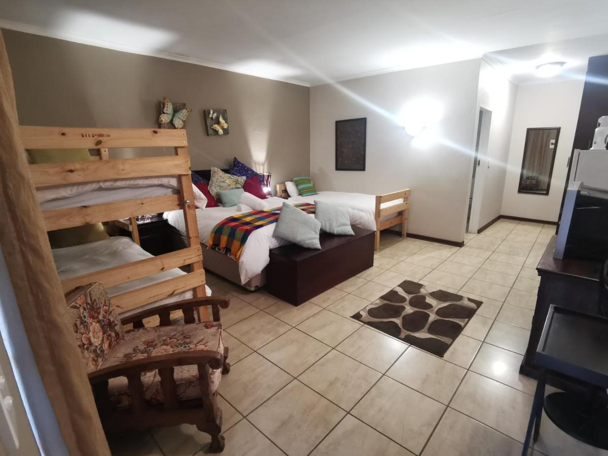 Sun Deck Lodge Hartbeespoort Exteriér fotografie